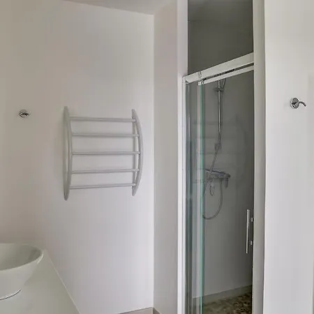 Bormes-les-mimosas Sleeps 8 Pool Air Con Wifi Борм-ле-Мимоза